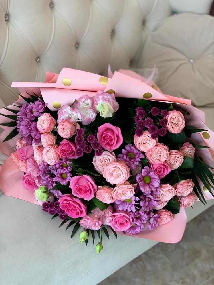 Букет цветов из: Хризантемы, Розы и Лизиантусы в Ирбите