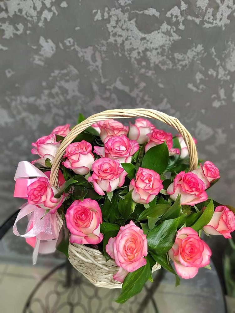 Цветочная композиция из Розы в корзине в Ирбите
