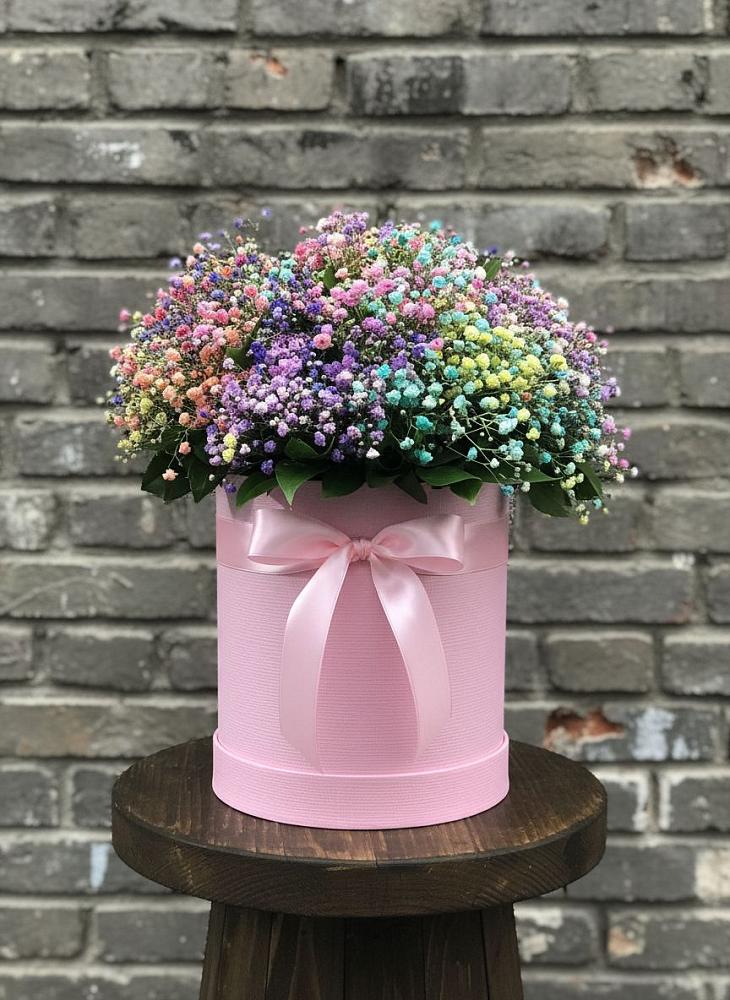 Цветочная композиция из Гипсофила и Розы в шляпной коробке в Ирбите