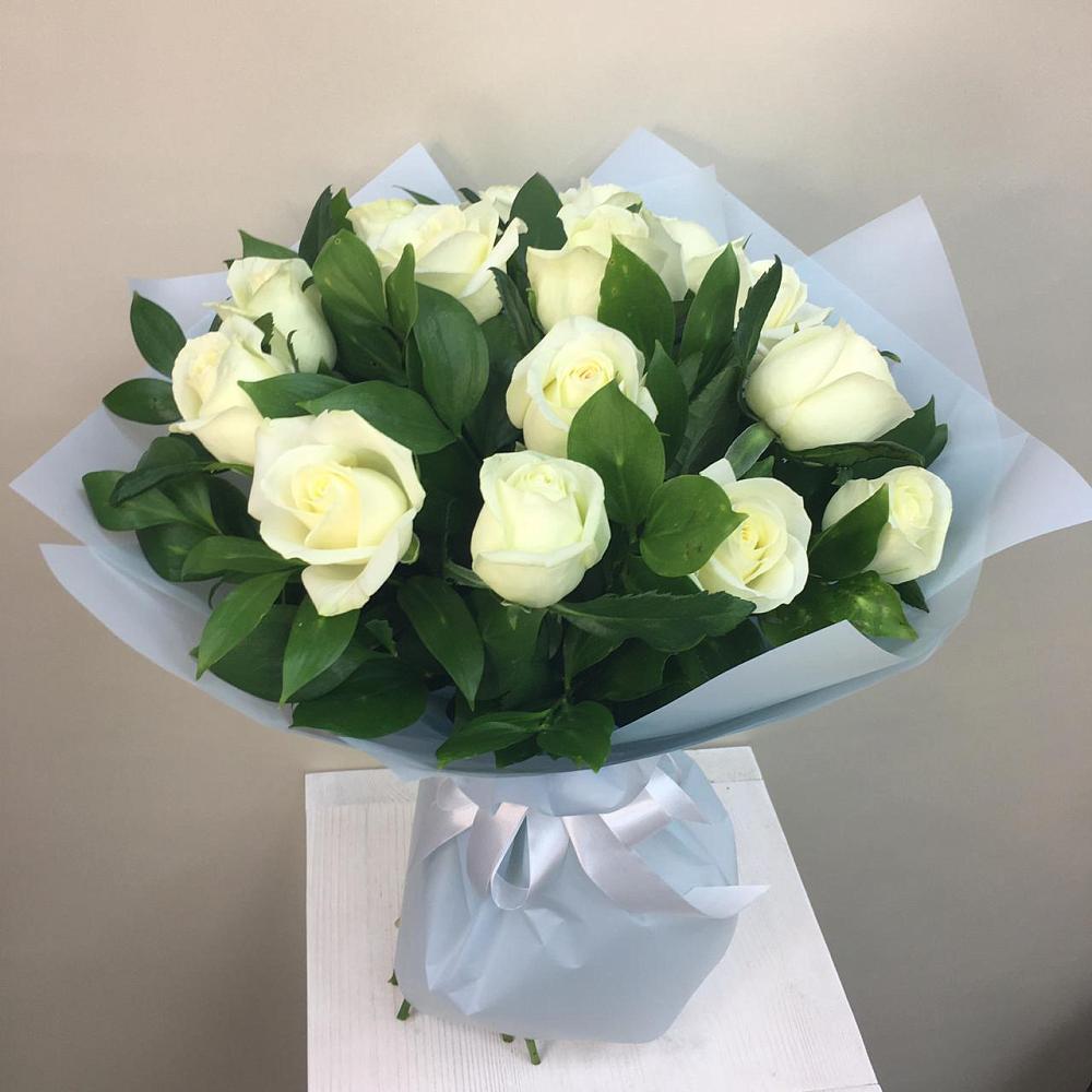 Букет 15 Белых роз Проуд в Ирбите