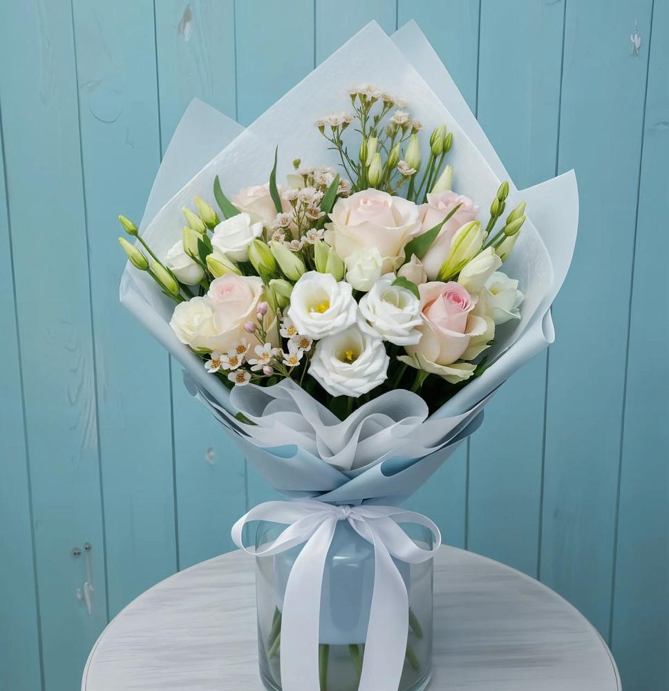 Букет цветов из: Розы и Лизиантусы в Ирбите