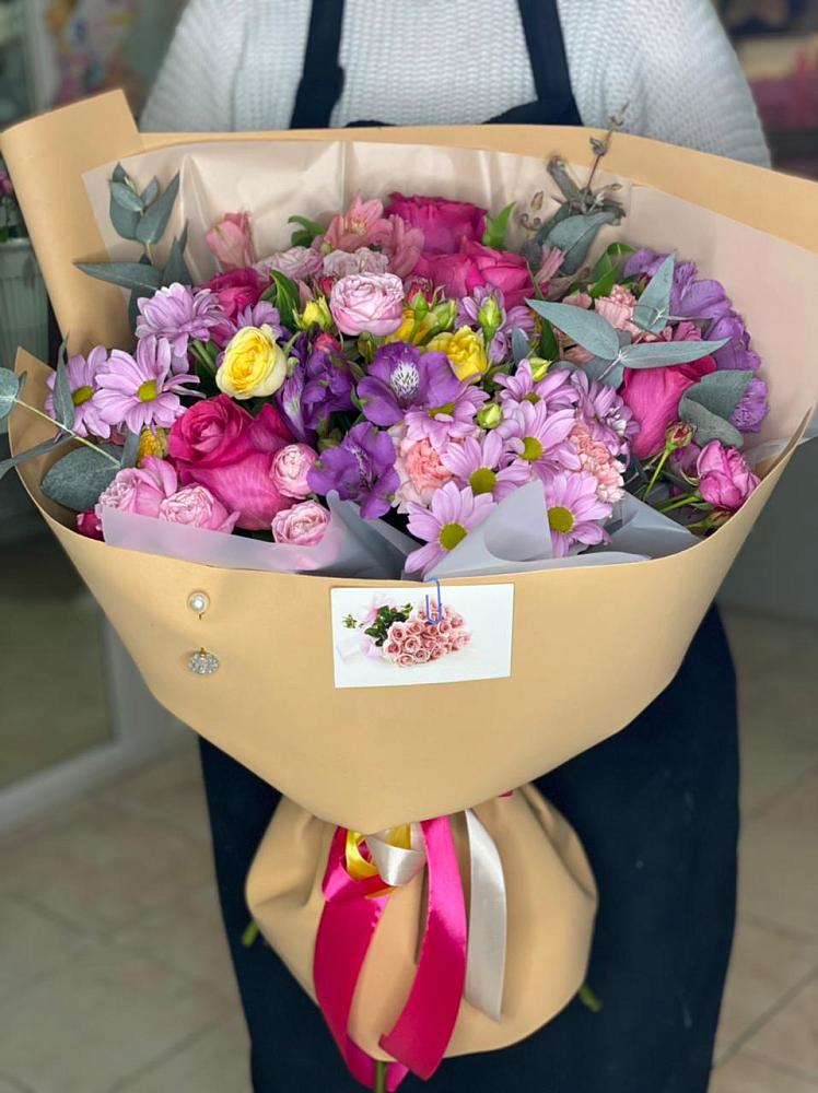 Букет цветов из: Хризантемы, Гвоздики и Альстромерии в Ирбите