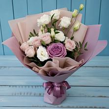 Букет цветов из:  Розы и Лизиантусы в Ирбите