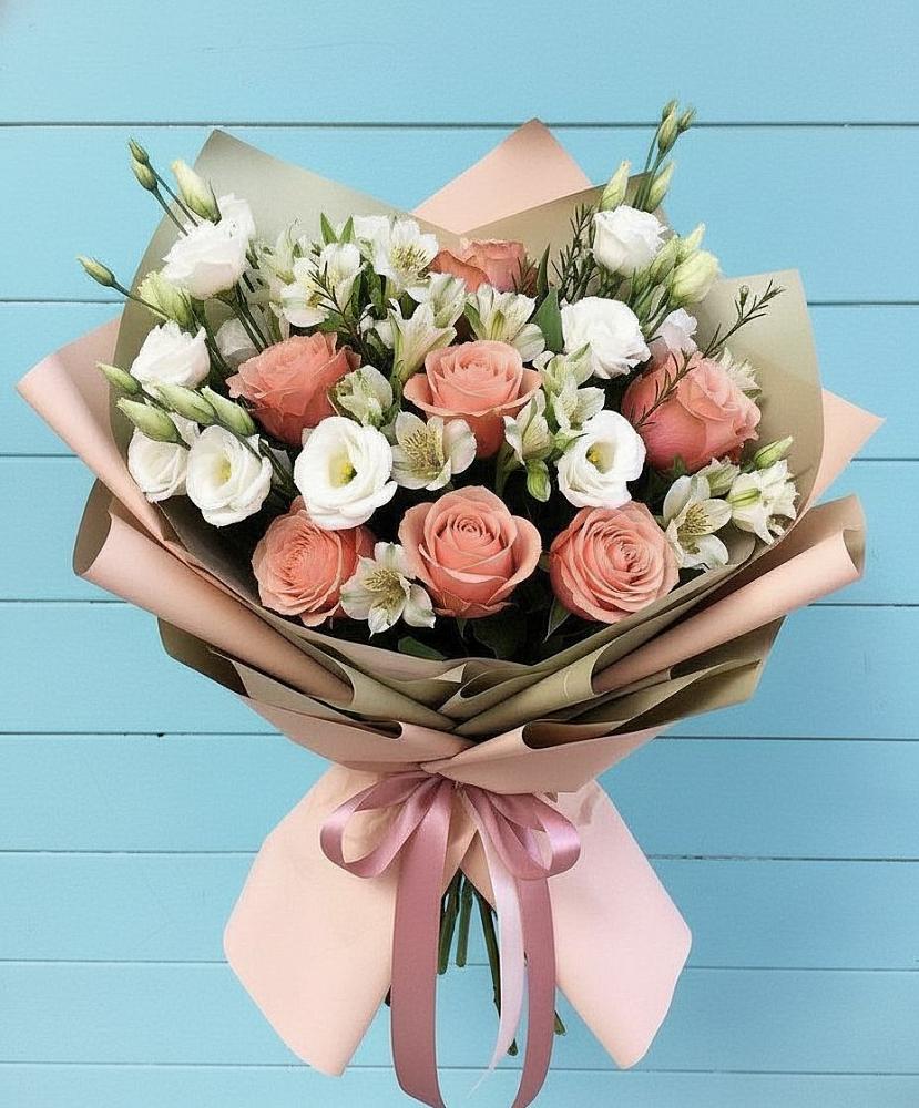 Букет цветов из: Розы, Альстромерии и Лизиантусы в Ирбите