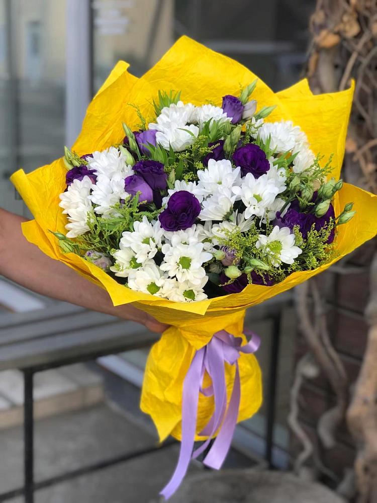 Букет цветов из: Ирисы, Хризантемы и Ромашки в Ирбите
