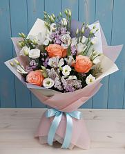 Букет цветов из:  Лизиантусы, Розы, Альстромерии и Гипсофила в Ирбите