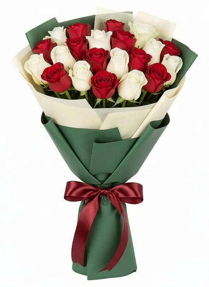 Букет Микс из красных и белых роз в Ирбите
