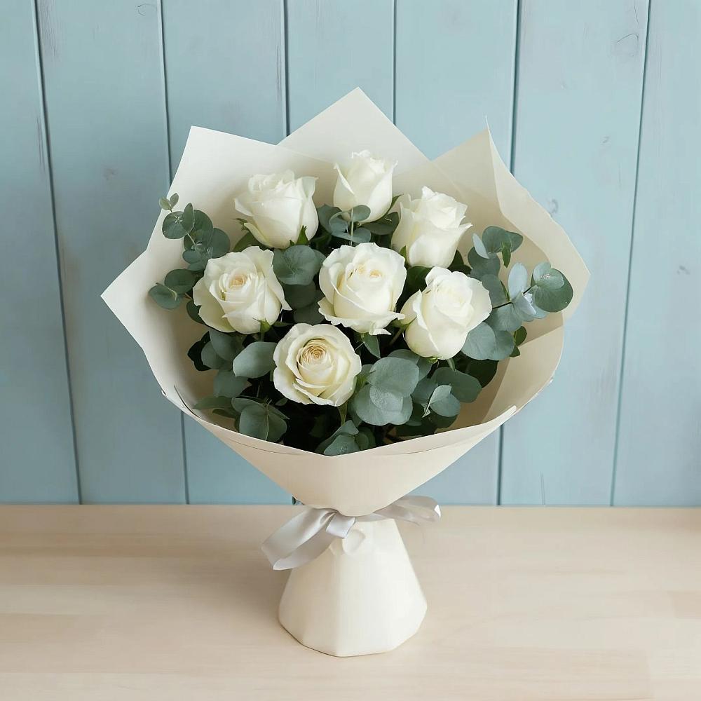 Букет Белые розы в Эвкалипте в Ирбите