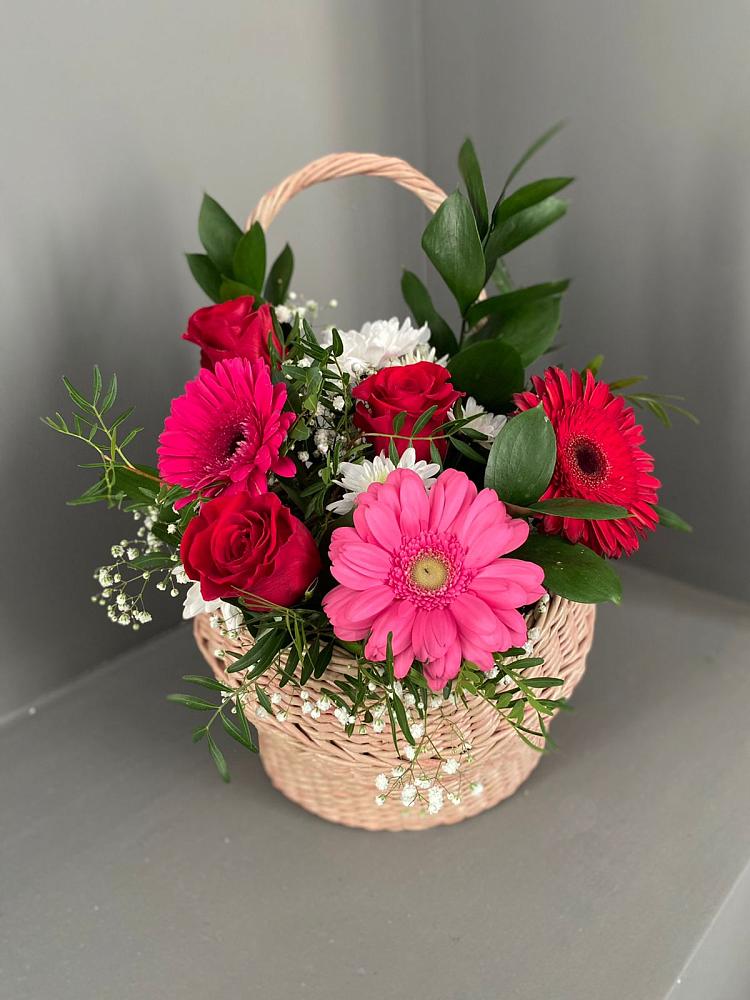 Цветочная композиция из Розы, Хризантемы и Герберы в корзине в Ирбите