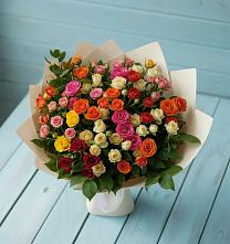 Букет Микс из разноцветных кустовых роз в Ирбите